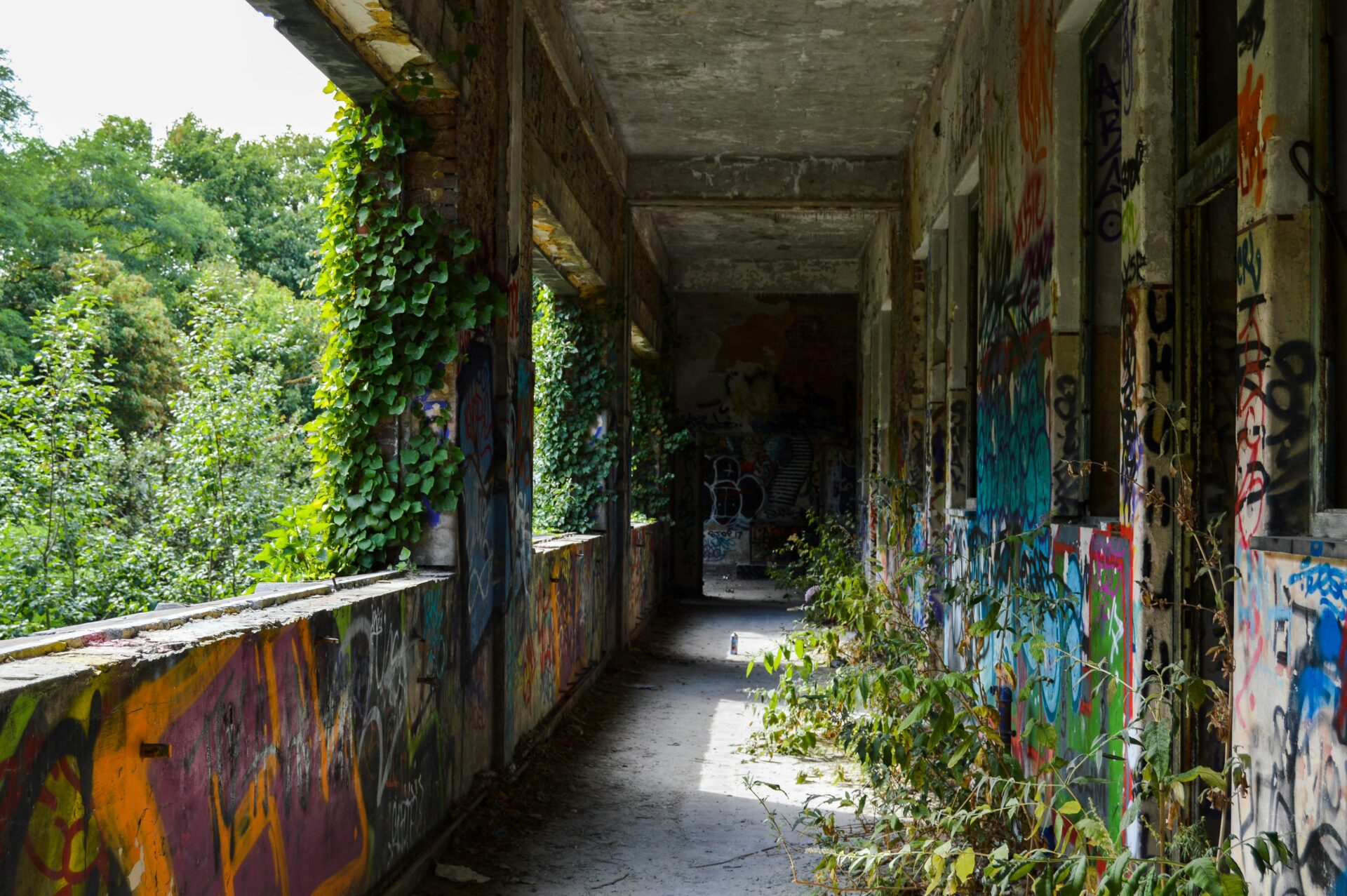 Urbex Photography: The Unique Aesthetic